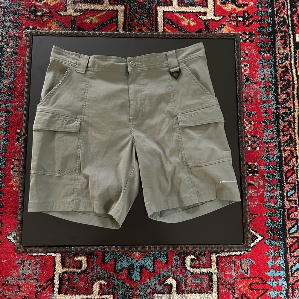 Columbia Men's Tan Cargo Fishing Shorts